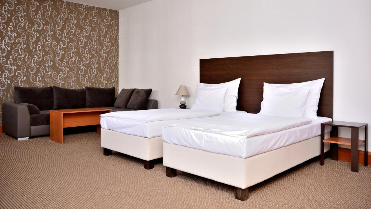 Hotel Atrium Pardubice Luaran gambar