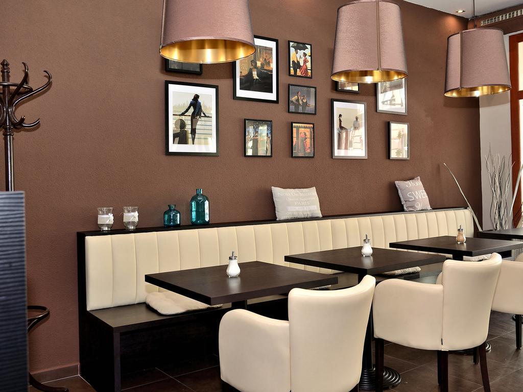 Hotel Atrium Pardubice Luaran gambar